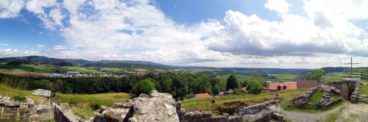 Panoramafoto von der Schaumburg oberhalb von Schalkau Panoramafoto von der Schaumburg oberhalb von Schalkau