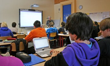 Digitalisierung im Staatlichen Gymnasium Neuhaus am Rennweg