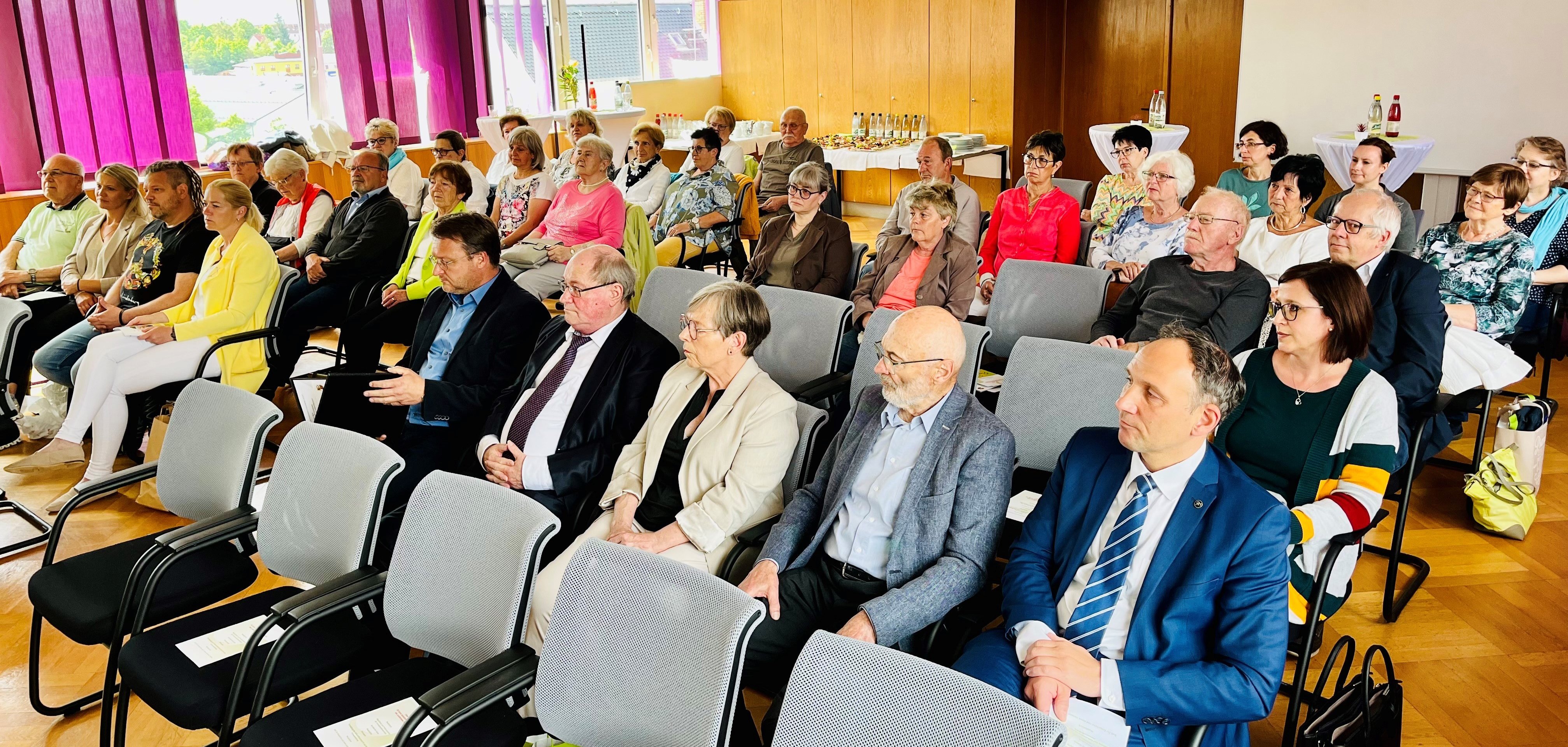 Zahlreiche Vertreter aus Selbsthilfe, Politik und Verwaltung waren zu Gast