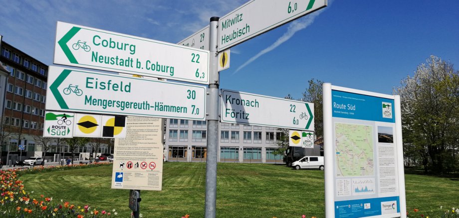 Hinweisschilder für Radwege in Sonneberg