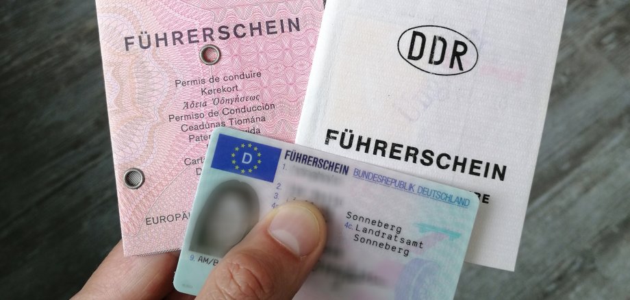 Papierführerscheine und Kartenführerschein