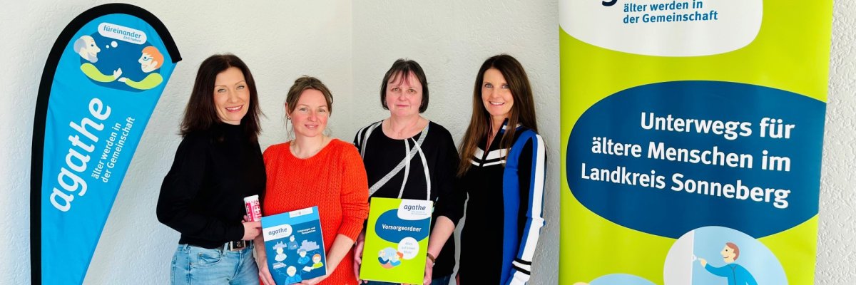 Die AGATHE-Beraterinnen Alexandra Kellner, Carolin Heinritz und Gabriele Luther mit Amtsleiterin Antje Rebhan (v.l.n.r.)