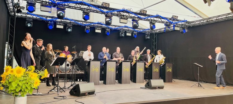 Auftritt der Jazzband der Musikschule zur regionalen Wiedervereinigungsfeier am 3. Oktober 2025 in Ummerstadt
