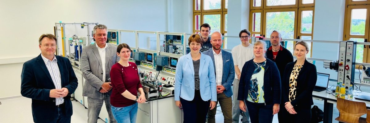 Einweihung des Elektrotechnik-Fachkabinetts der SBBS Sonneberg Einweihung des Elektrotechnik-Fachkabinetts der SBBS Sonneberg