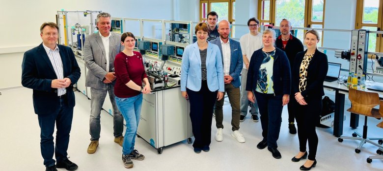 Einweihung des Elektrotechnik-Fachkabinetts der SBBS Sonneberg Einweihung des Elektrotechnik-Fachkabinetts der SBBS Sonneberg