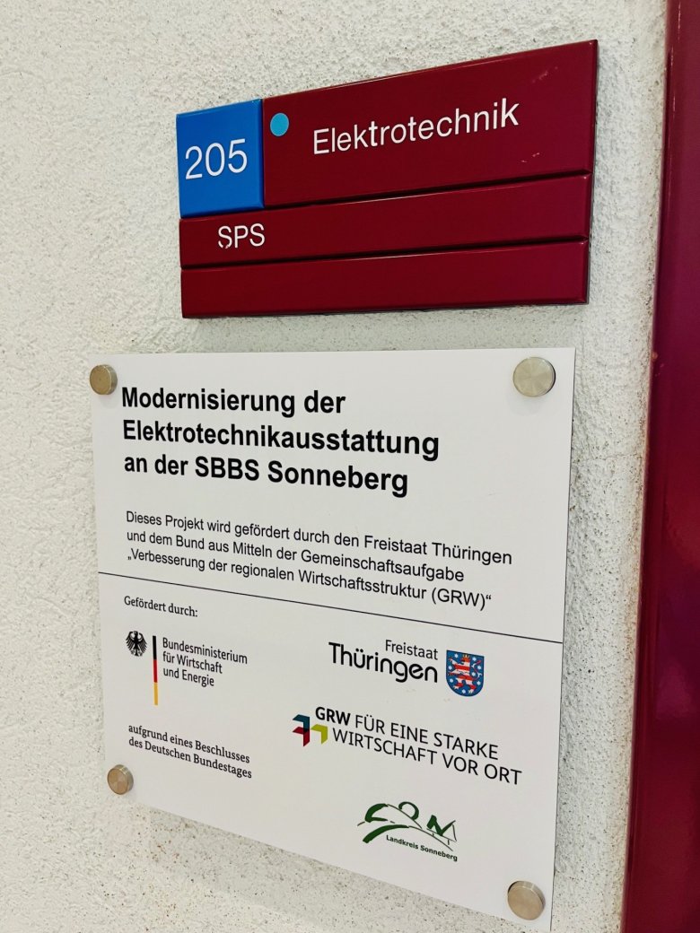Einweihung des Elektrotechnik-Fachkabinetts der SBBS Sonneberg Einweihung des Elektrotechnik-Fachkabinetts der SBBS Sonneberg
