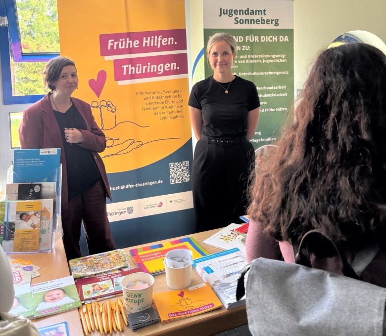 Kinderschutzfachtag - Fachkräftemarkt mit Stand des Jugendamtes Kinderschutzfachtag - Fachkräftemarkt mit Stand des Jugendamtes