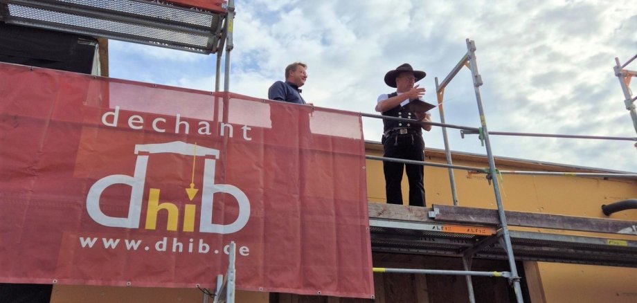 Traditioneller Richtspruch zum Richtfest der Rettungswache Steinach Traditioneller Richtspruch zum Richtfest der Rettungswache Steinach