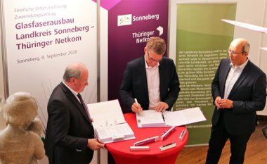 Vertragsunterzeichnung Breitband