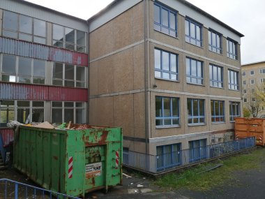 Mit der Entkernung begann Ende Oktober 2023 die Generalsanierung der Regelschule "Cuno Hoffmeister" Sonneberg.