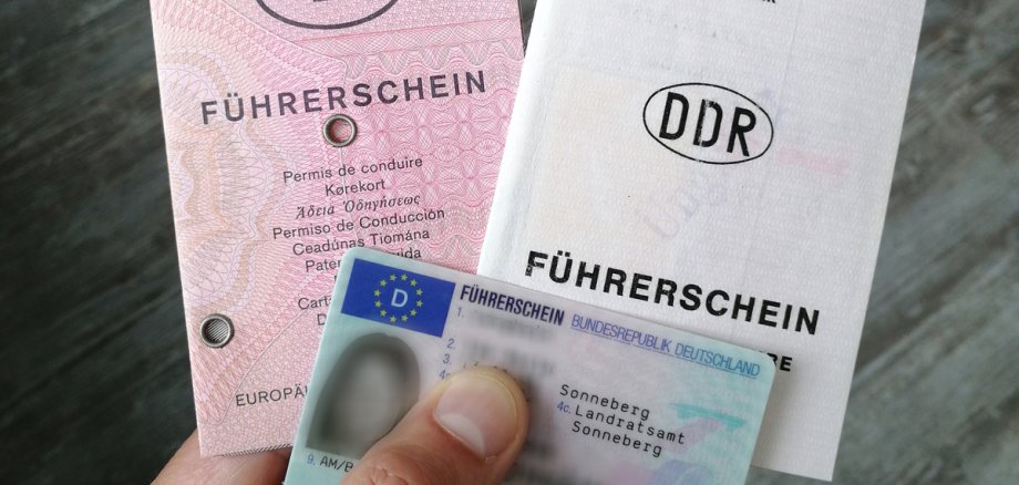 Papierführerscheine und Kartenführerschein