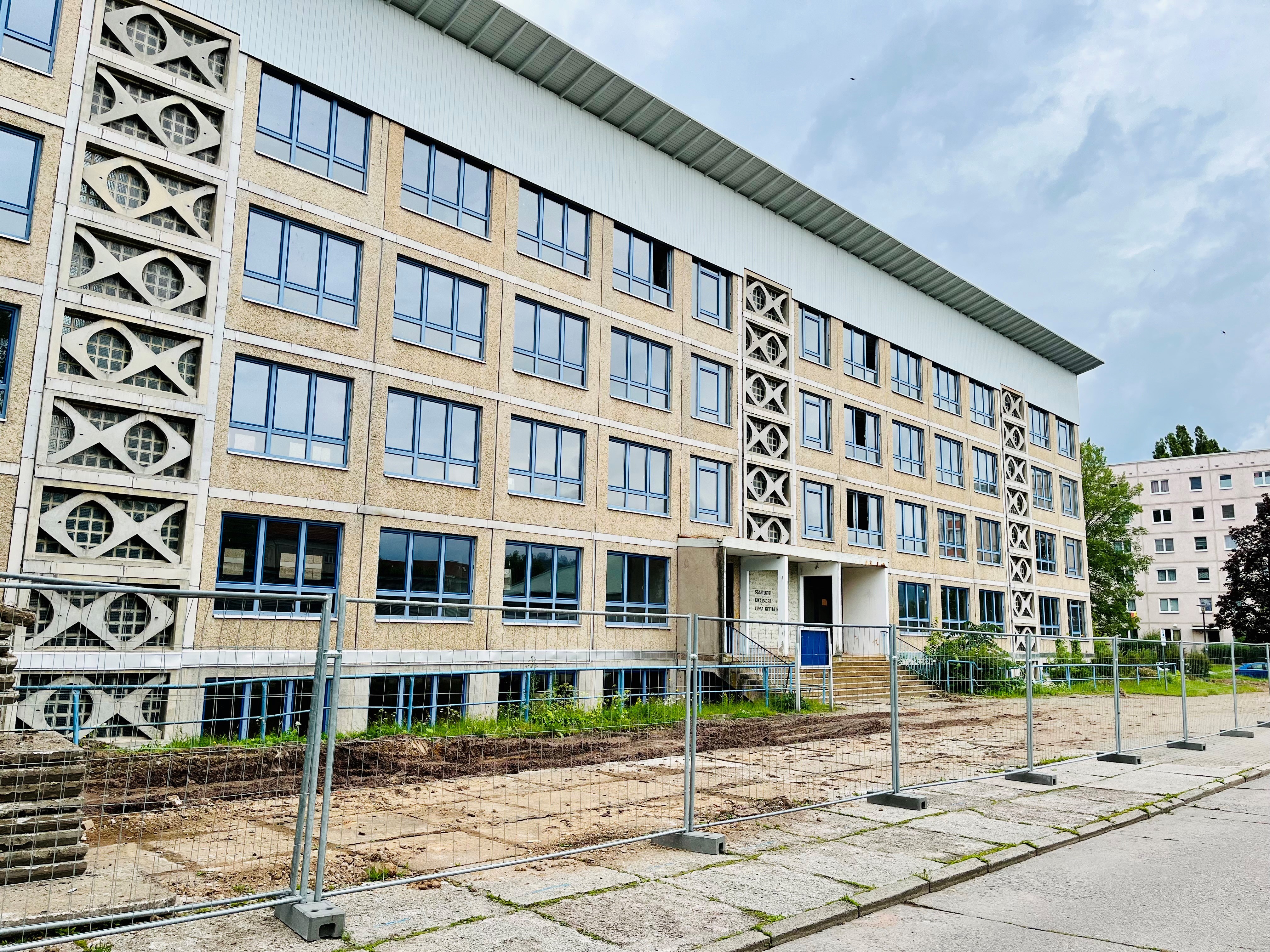 Blick auf die Großbaustelle zur Generalsanierung der Regelschule "Cuno Hoffmeister" Sonneberg
