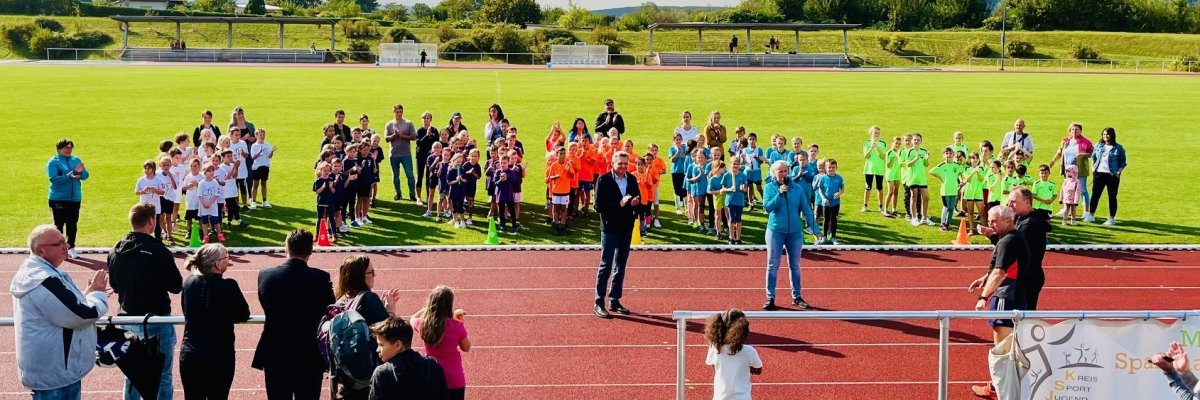 Begrüßung zum Staffellauf der Schulen Begrüßung zum Staffellauf der Schulen