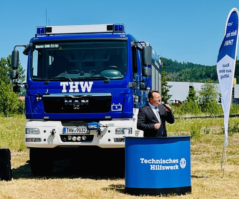 Spatenstich des Neubaus für den THW-Ortsverband Sonneberg Spatenstich des Neubaus für den THW-Ortsverband Sonneberg
