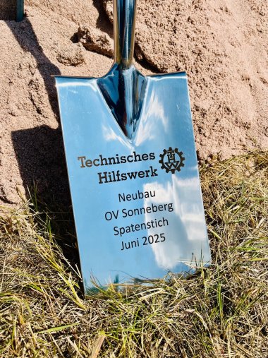 Spatenstich des Neubaus für den THW-Ortsverband Sonneberg Spatenstich des Neubaus für den THW-Ortsverband Sonneberg